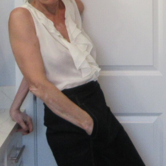 Parallel Jet Black w White Piping Mini Skirt, 1-front pocket, size 6 - Picture 1 of 12